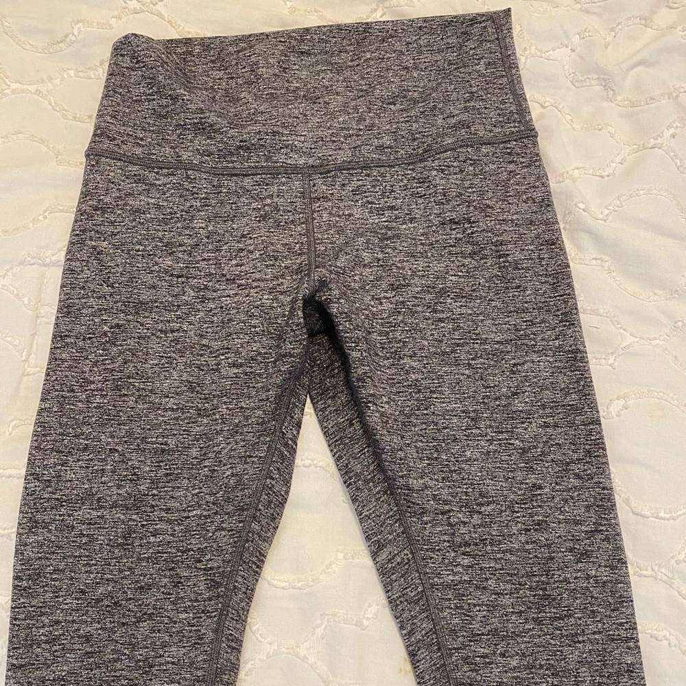 BARELY WORN LULULEMON LEGGINGS
